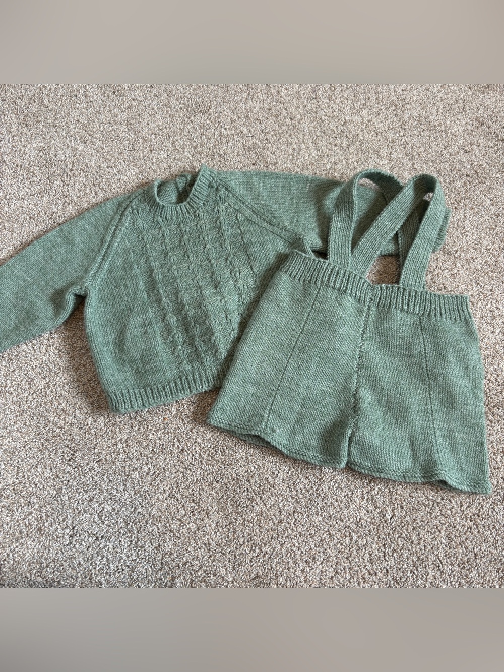 Adorable handmade knit 2 piece outfit sage green fits size 2T toddler
